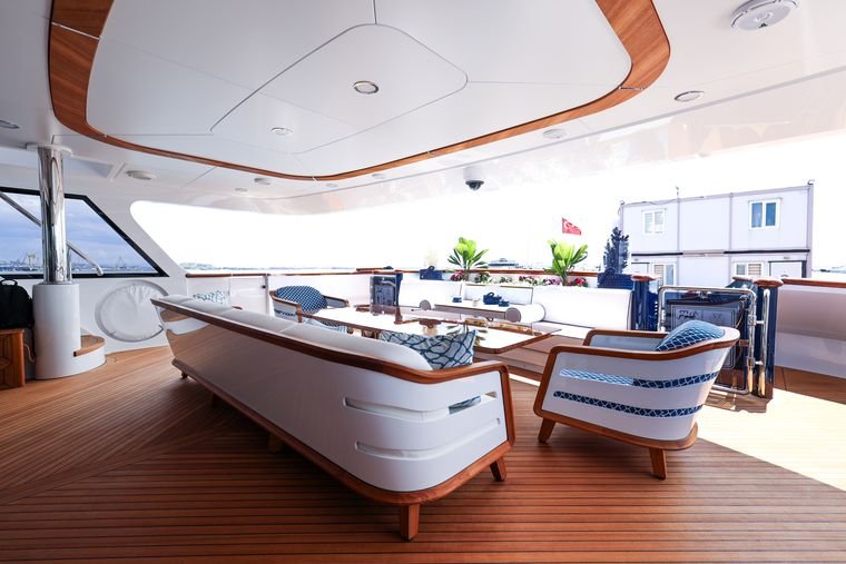 Main deck — Mirabella