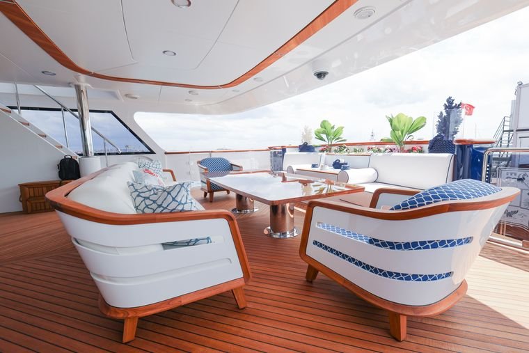 Main deck — Mirabella